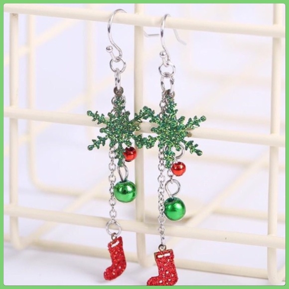 NEW Sparkling Dangle Red & Green Snowflake Whimsical Earrings - Picture 4 of 11